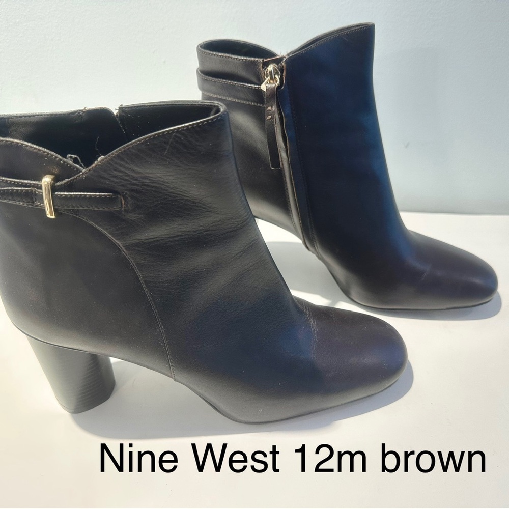 Nine West Black Leather Ankle Booties with Side Zip size 12